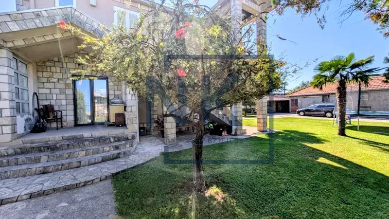 Izdavanje, kuća, 150m², Donja Gorica, Podgorica
