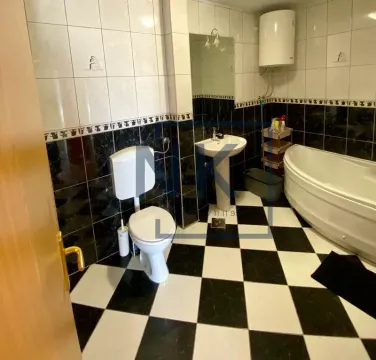 Izdavanje, dvosoban stan, 90m², Tološi, Podgorica - image 9
