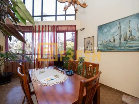 Prodaja, kuća, 348m², Stara Varoš, Podgorica - image 2