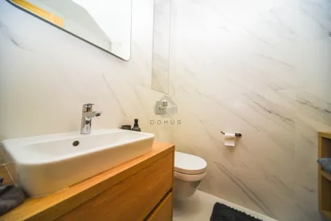 Izdavanje, dvosoban stan, 75m², New City, Podgorica - image 12