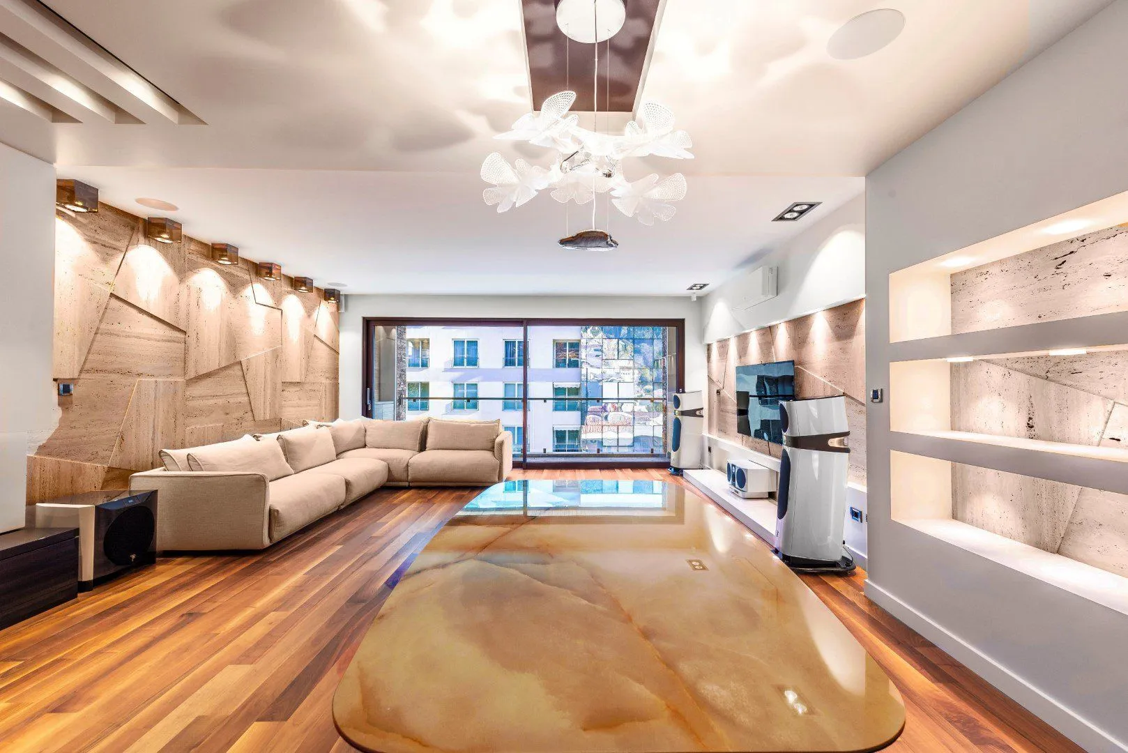 Prodaja, trosoban stan, 308m², Centar, Budva