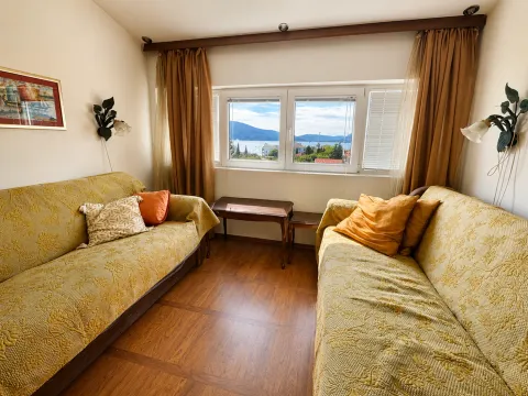 Izdavanje, jednosoban stan, 75m², Centar, Tivat - image 2