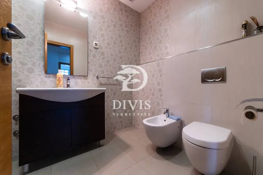 Sale, five bedroom apartment, 195m², Novi Beograd Blok 19, Novi Beograd Sve Podlokacije