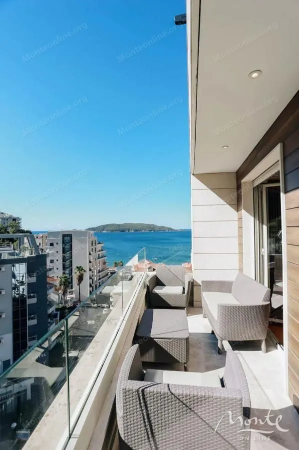 Sale, three bedroom apartment, 220m², Rafailovići, Budva
