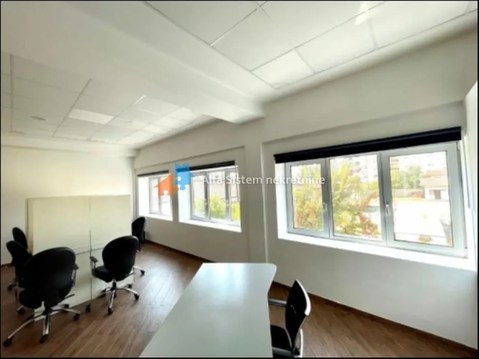 Rent, office space, 325m², Retenzija, Beograd