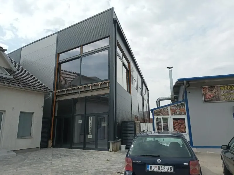 Izdavanje, poslovni prostor, 650m², Zemun Ugrinovci, Zemun Sve Podlokacije