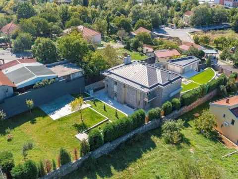 Prodaja, kuća, 492m², Mareza, Podgorica - image 44