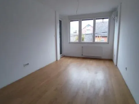 Prodaja, dvosoban stan, 60m², Bulevar Evrope, Novi Sad Sve Podlokacije - image 1