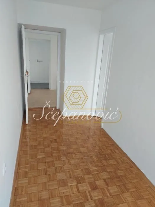 Prodaja, dvosoban stan, 61m², Bulevar Oslobodjenja, Novi Sad Sve Podlokacije