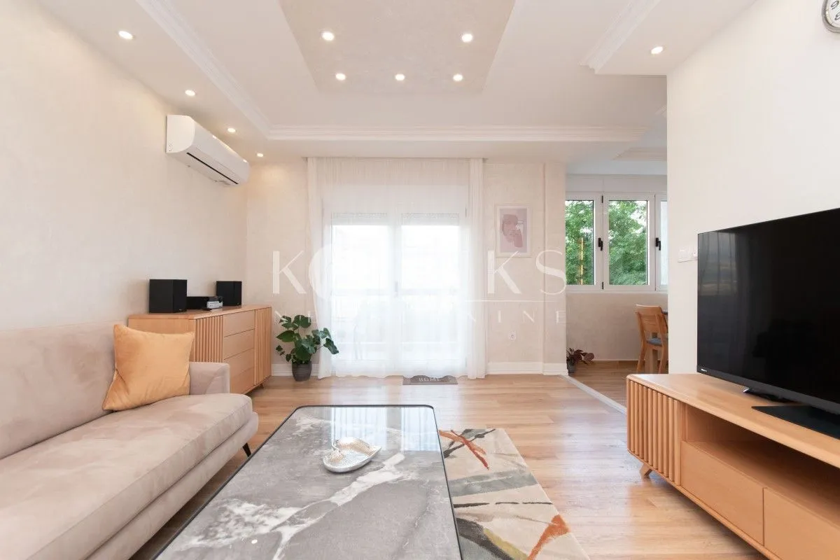 Izdavanje, dvosoban stan, 76m², Centar, Podgorica