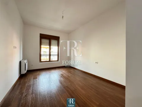 Izdavanje, dvosoban stan, 70m², Master Kvart, Podgorica - image 5