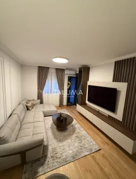 Prodaja, dvosoban stan, 69m², City Kvart, Podgorica - image 1