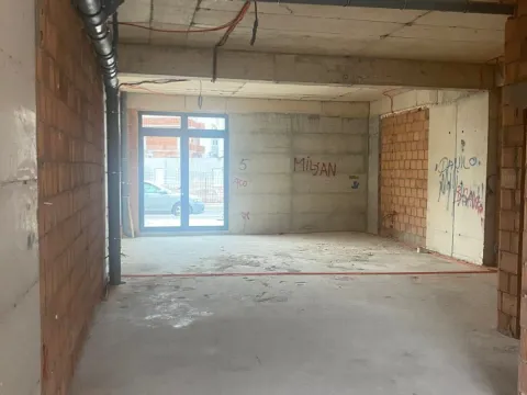 Rent, office space, 95m², Šušanj, Bar - image 3