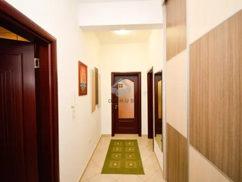 Prodaja, jednosoban stan, 57m², Krivi Most, Podgorica - image 6