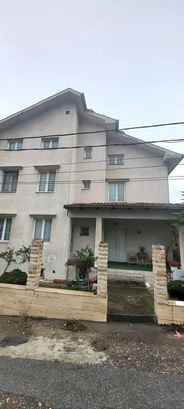 Prodaja, kuća, 770m², Voždovac Sve Podlokacije, Beograd