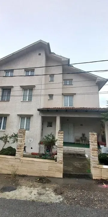 Prodaja, kuća, 770m², Voždovac Sve Podlokacije, Beograd