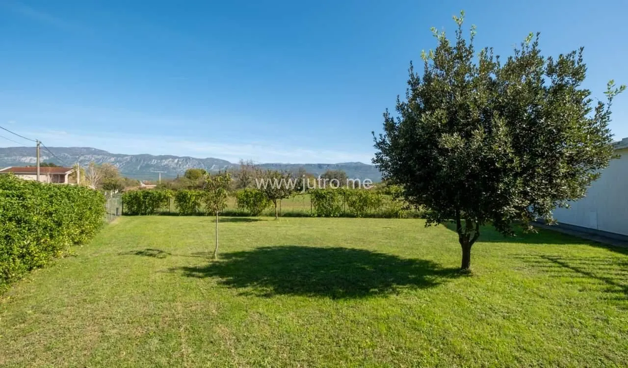 Rent, house, 200m², Spuž, Danilovgrad