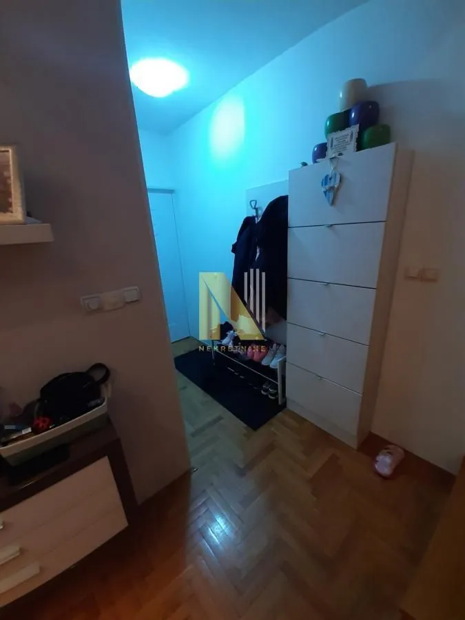 Prodaja, trosoban stan, 70m², Nova Detelinara, Novi Sad Sve Podlokacije