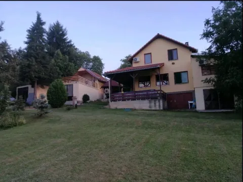 Prodaja, kuća, 180m², Sremska Kamenica, Petrovaradin