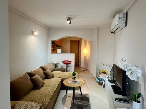 Izdavanje, garsonjera, 35m², Budva, Crna Gora - image 1