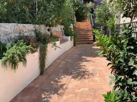 Prodaja, kuća, 280m², Centar, Budva - image 2