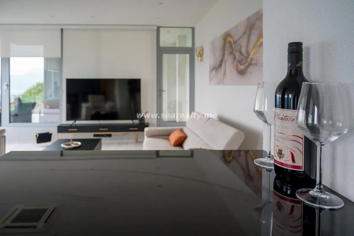 Prodaja, kuća, 280m², Tivat, Crna Gora