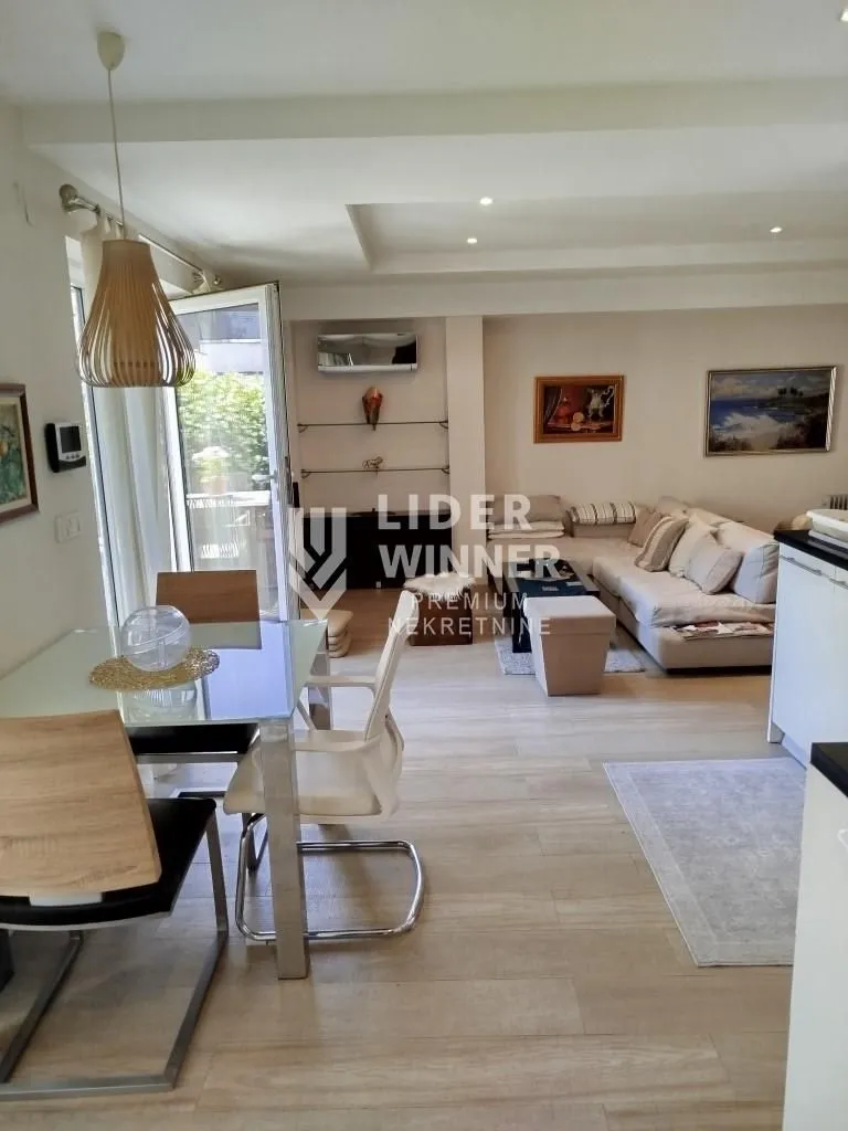 Izdavanje, jednosoban stan, 50m², Savski Venac, Beograd