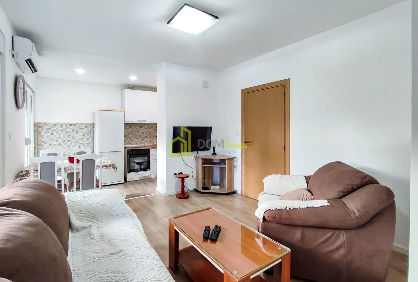 Izdavanje, dvosoban stan, 74m², Pobrežje, Podgorica