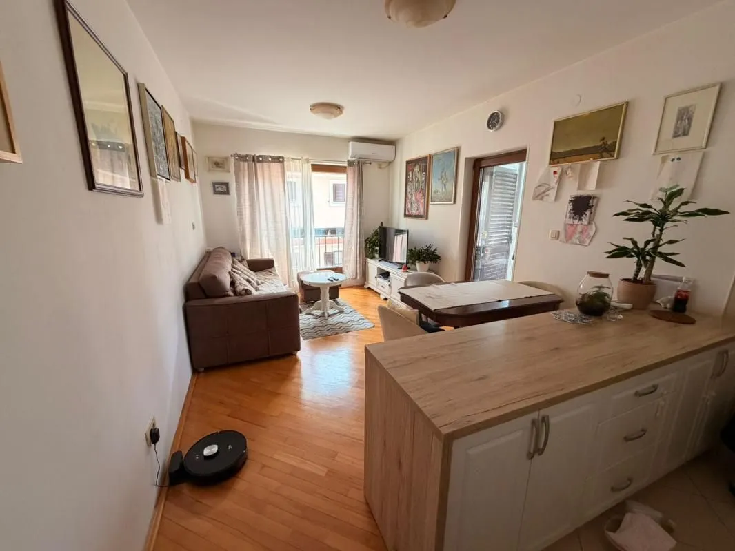 Prodaja, jednosoban stan, 47m², Baošići, Herceg Novi
