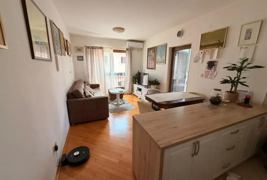 Prodaja, jednosoban stan, 47m², Baošići, Herceg Novi