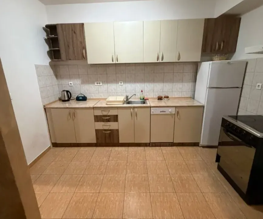 Izdavanje, dvosoban stan, 84m², City Kvart, Podgorica