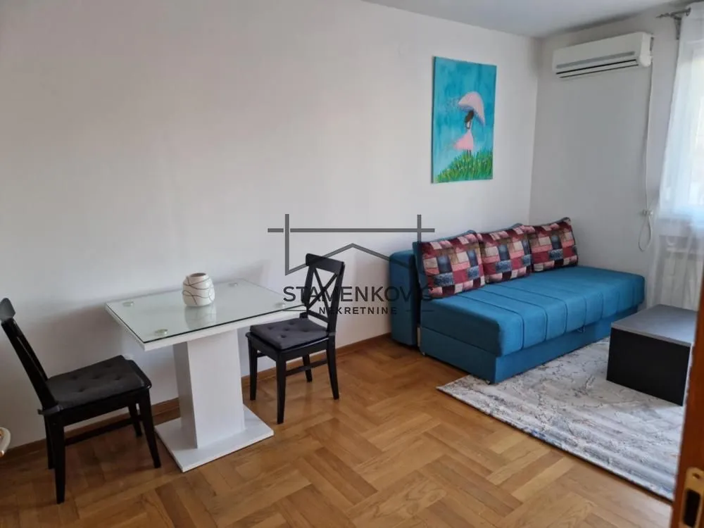 Izdavanje, jednosoban stan, 45m², Centar, Novi Sad