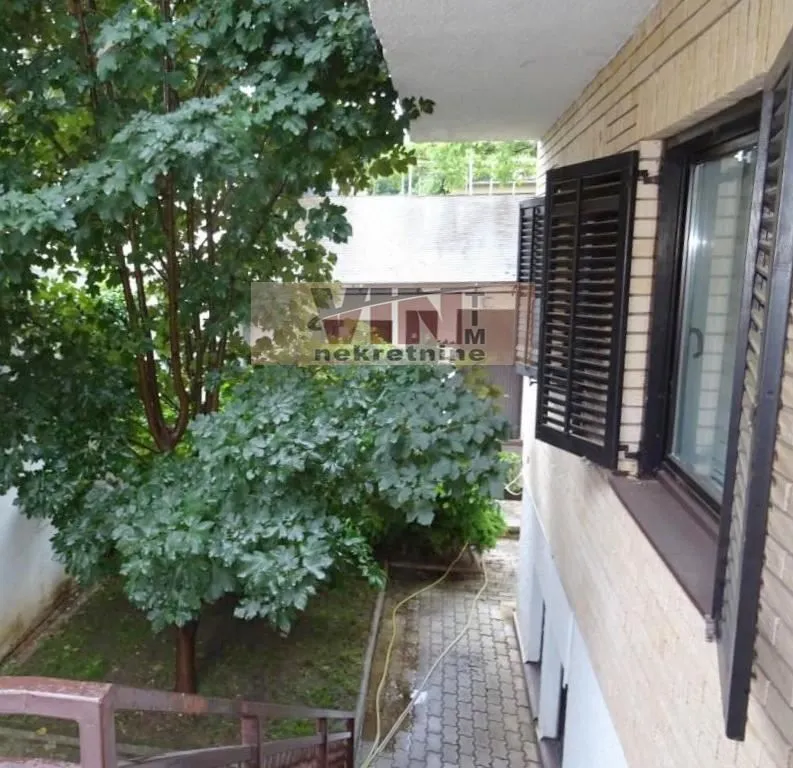 Prodaja, kuća, 415m², Sremska Mitrovica, Srbija
