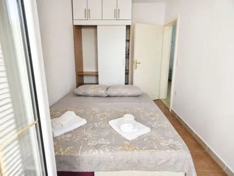 Rent, two bedroom apartment, 47m², Budva, Crna Gora - image 7