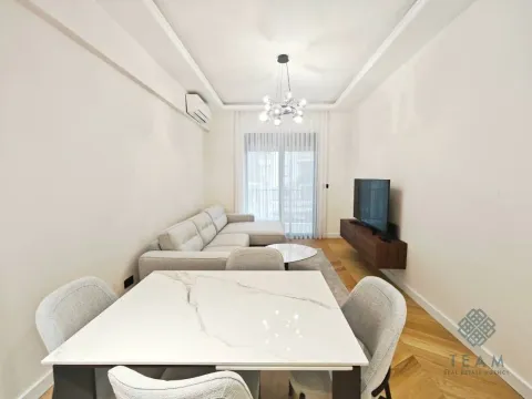 Izdavanje, dvosoban stan, 60m², Gorica C, Podgorica - image 2