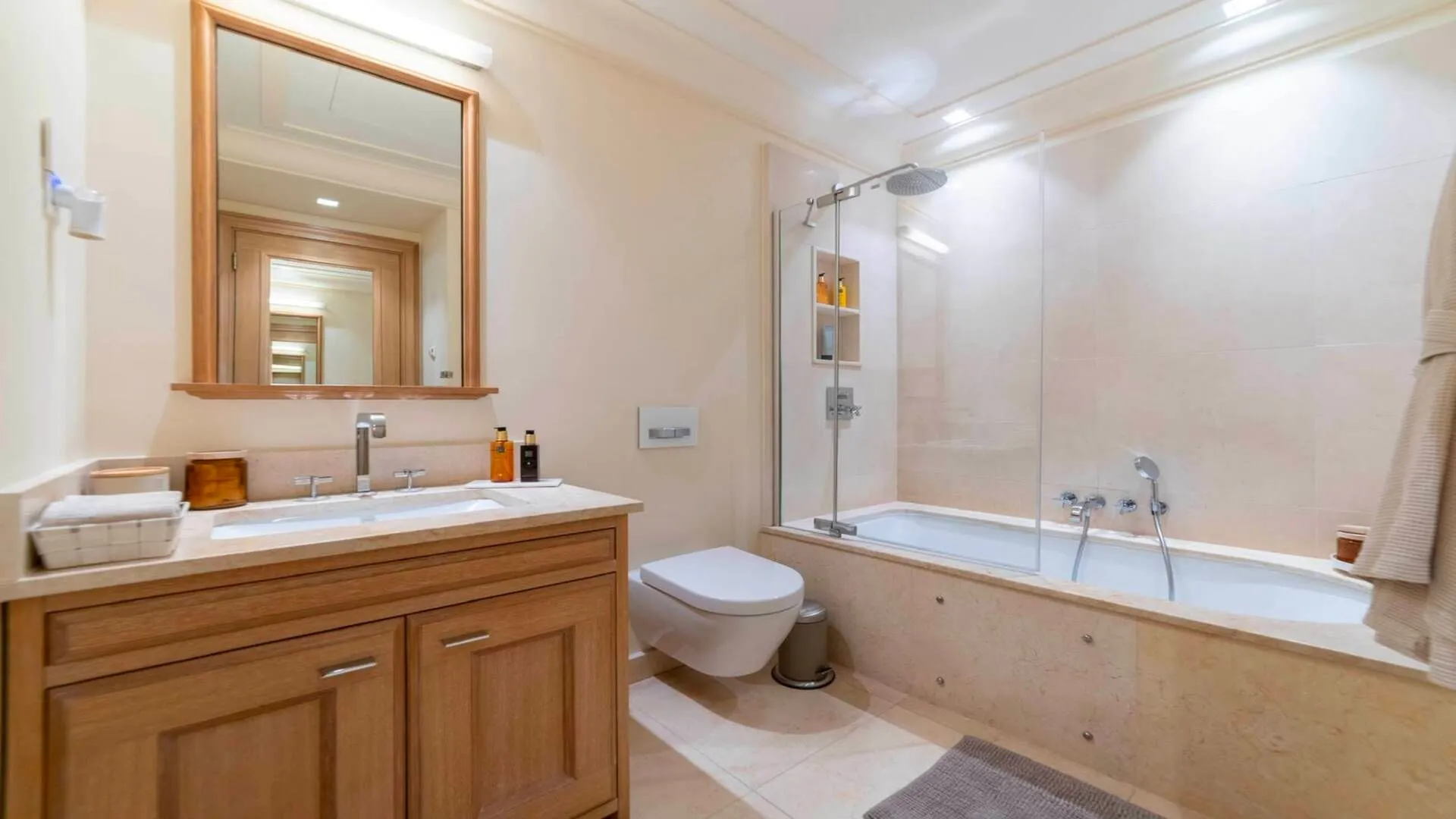 Rent, one bedroom apartment, 67m², Porto Montenegro, Tivat