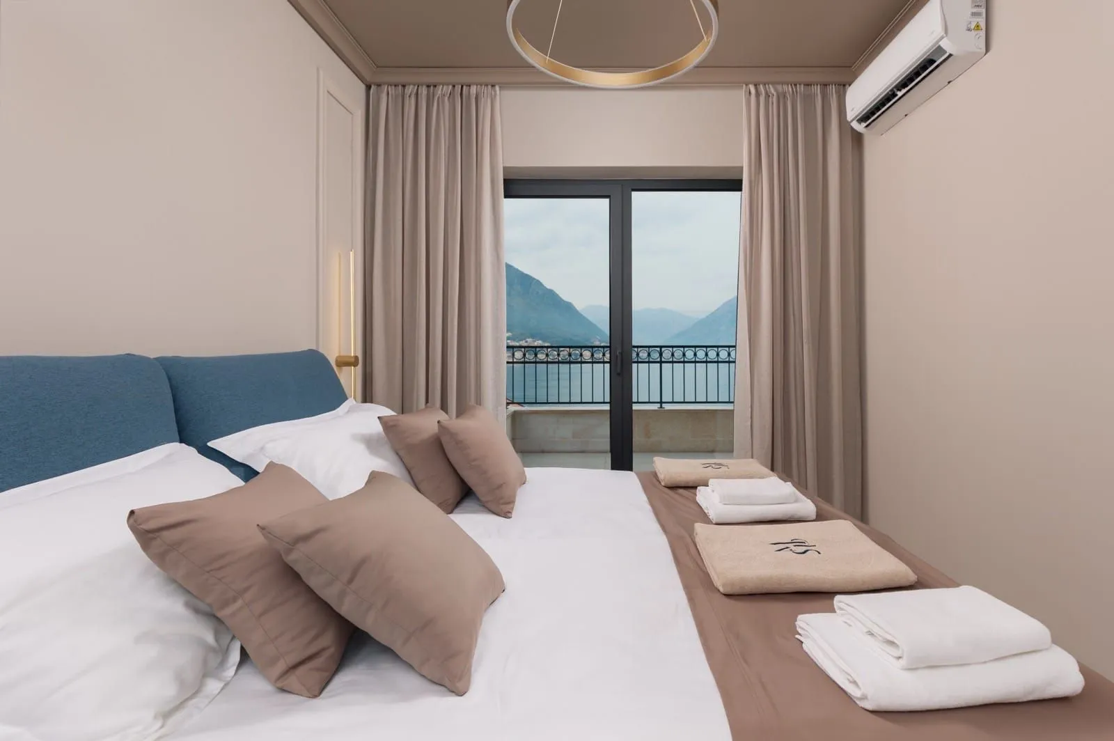 Prodaja, trosoban stan, 82m², Dobrota, Kotor
