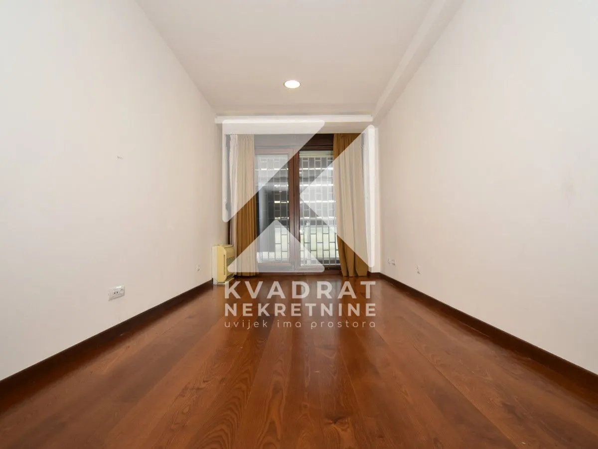 Izdavanje, četvorosoban stan, 230m², Kruševac, Podgorica