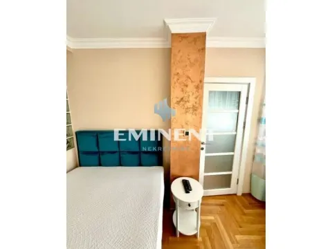 Rent, two bedroom apartment, 50m², Južni Bulevar, Vračar Sve Podlokacije - image 8