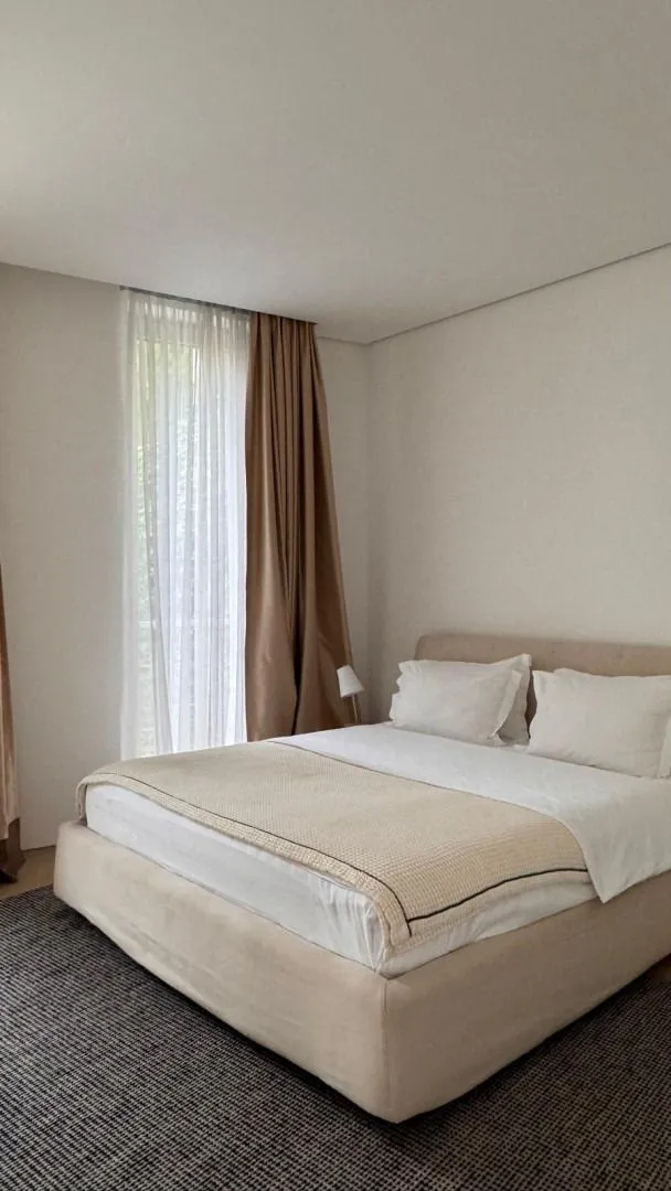 Izdavanje, stan, 158m², Budva, Crna Gora