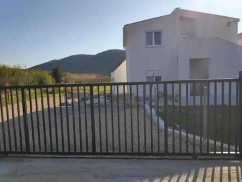 Rent, one bedroom apartment, 72m², Polje, Bar - image 11