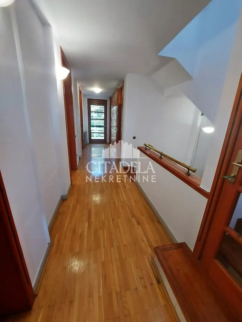 Rent, house, 400m², Savski Venac, Beograd