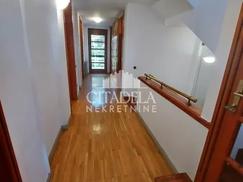 Rent, house, 400m², Savski Venac, Beograd - image 18