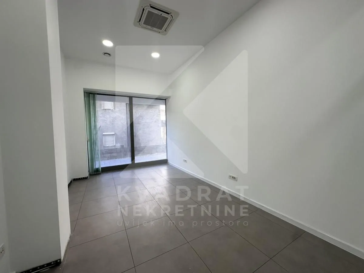 Rent, office space, 362m², Ljubović, Podgorica