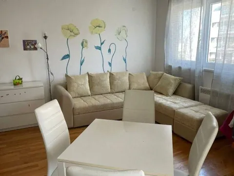 Prodaja, jednosoban stan, 47m², Centar, Bar - image 1