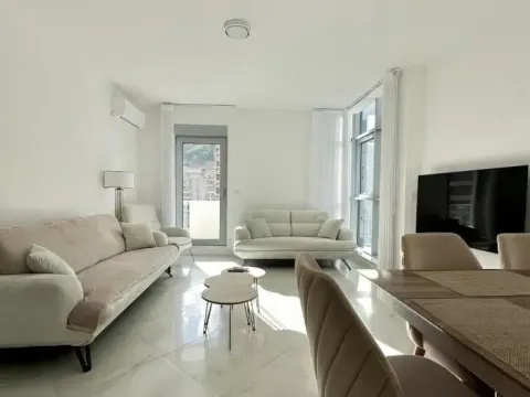 Prodaja, trosoban stan, 90m², Budva, Crna Gora