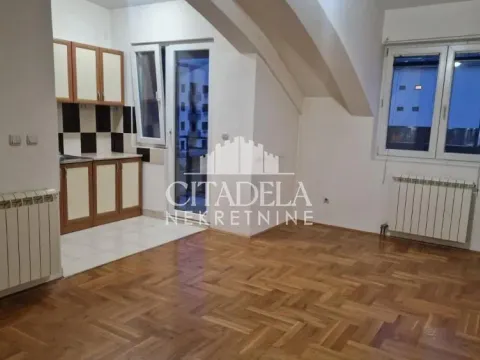 Prodaja, jednosoban stan, 39m², Zvezdara Sve Podlokacije, Beograd - image 11