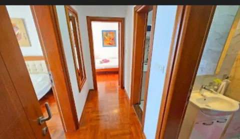 Izdavanje, dvosoban stan, 60m², Njivice, Herceg Novi - image 3