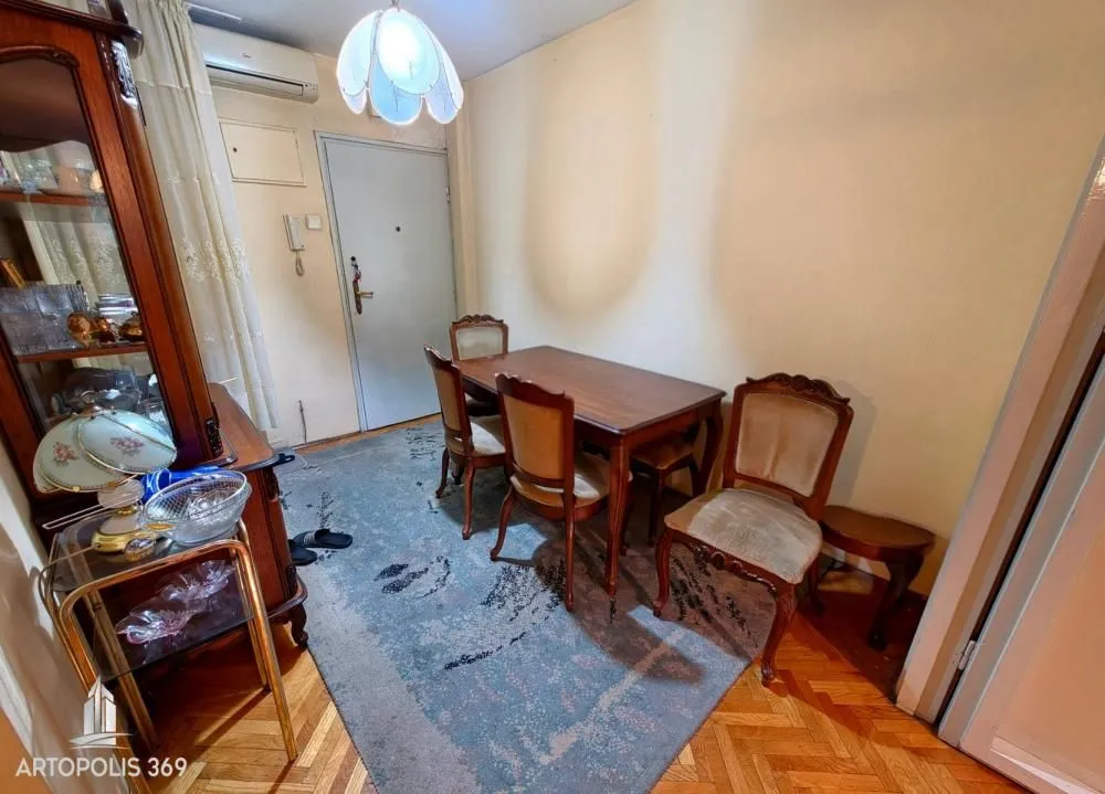 Prodaja, dvosoban stan, 60m², Novi Beograd Blok 1 Fontana, Novi Beograd Sve Podlokacije