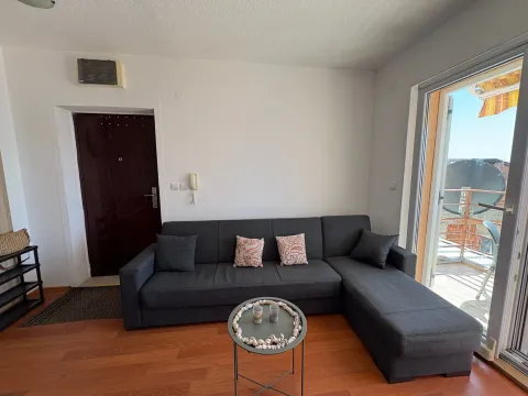 Rent, two bedroom apartment, 49m², Donja Lastva, Tivat - image 10